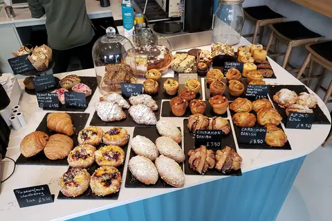 Glanmor's Bakery photo 1